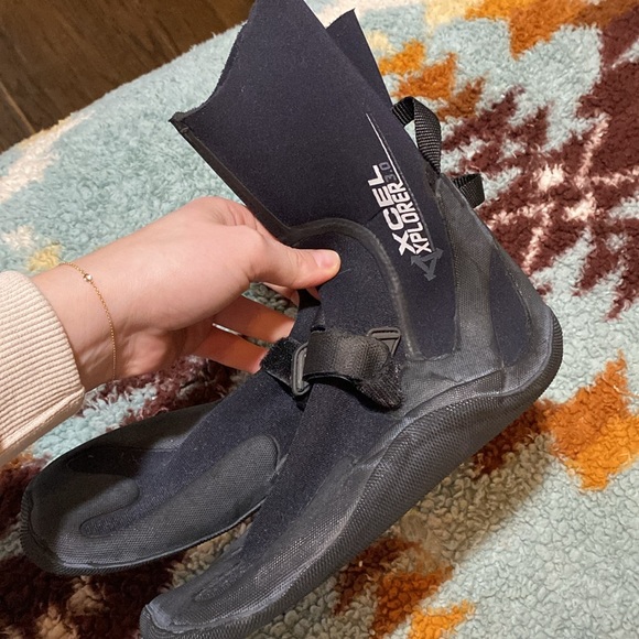 Used wet suit booties - Picture 2 of 2